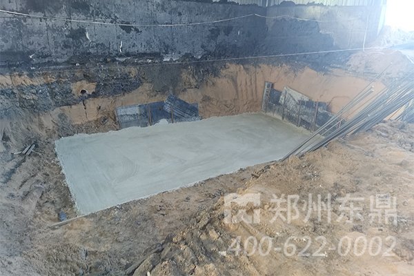 煤泥烘干機(jī)生產(chǎn)線基礎(chǔ)建設(shè)施工現(xiàn)場實(shí)拍
